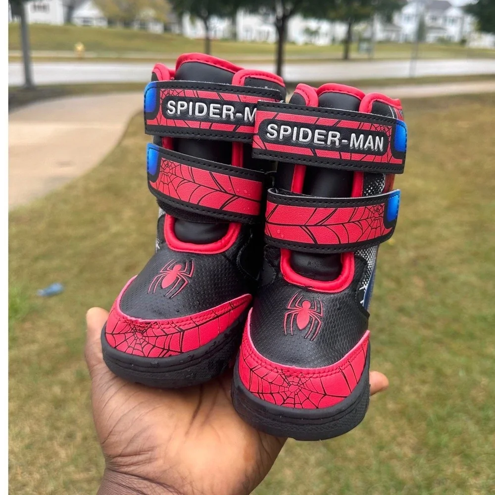 Marvel Spider‎ Man Toddler Boys Light-Up Winter BootsSize 7